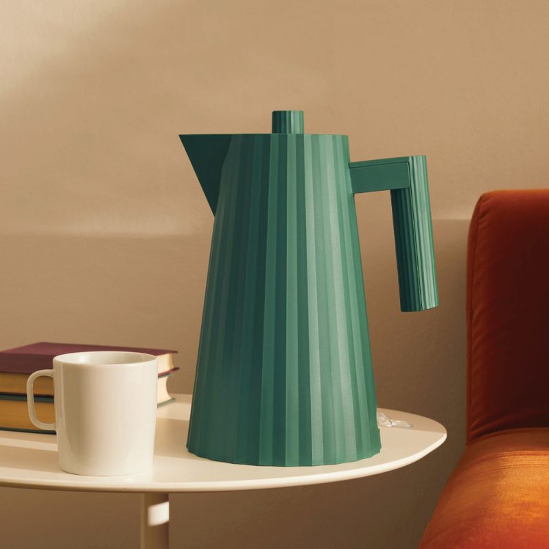Plissé Electric Kettle